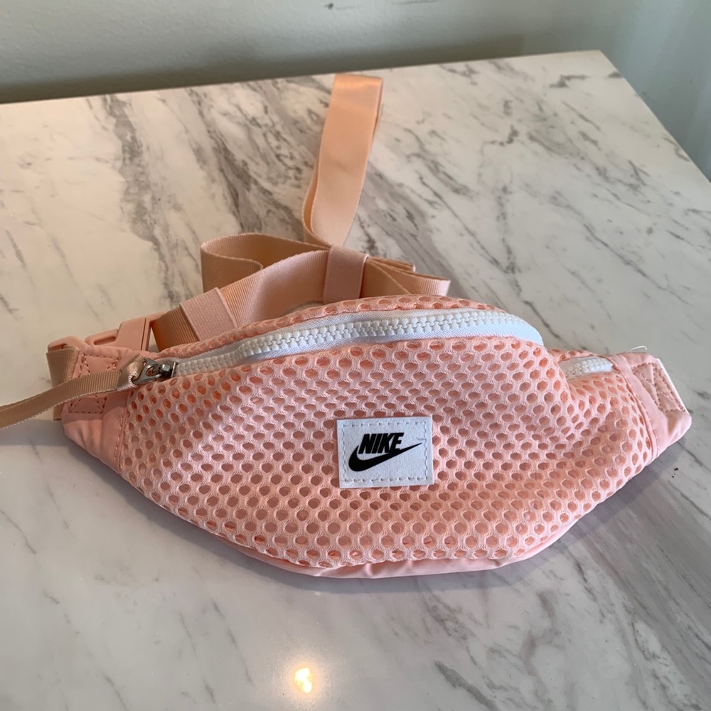 Nike Mesh Pouch